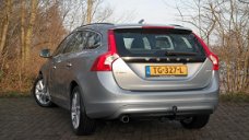 Volvo V60 - 2.0 D3 Summun - Schuifdak - Vol opties - Elek. pakket - Inruil mogelijk