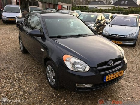 Hyundai Accent - 1.4i, Airco, Trekhaak, cruis, parkeersensoren - 1