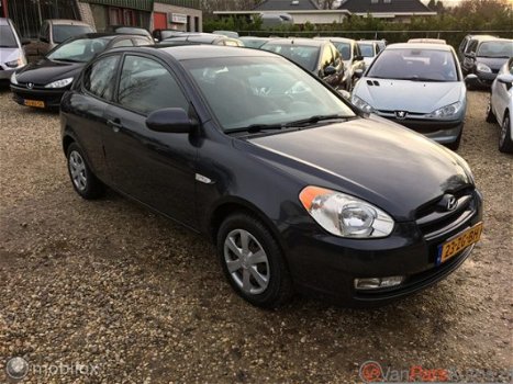 Hyundai Accent - 1.4i, Airco, Trekhaak, cruis, parkeersensoren - 1