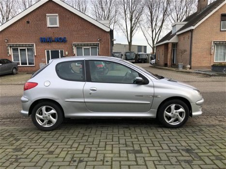 Peugeot 206 - 1.4-16V Quiksilver /AIRCO/NAP/APK 12-2020/ - 1