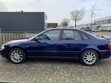 Audi A4 - 2.5 V6 TDI quattro Advance - 1