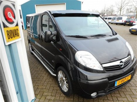 Opel Vivaro - 2.5 CDTI L2H1 / Cruise / Airco / Dubbele Schuifdeur / Navi / Trekhaak / 146Pk - 1