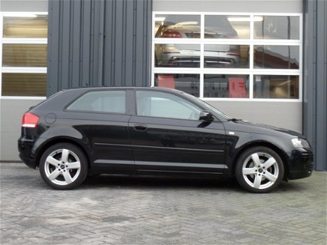 Audi A3 - 1.4 TFSI Attraction Pro Line Climatecontrol Cruisecontrol Navigatie - 1