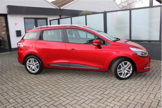 Renault Clio - 1.2 16V SW Cruise Airco Navi Trekhaak - 1