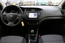 Hyundai i20 - 1.0 T-GDI Blue 100PK Comfort + navigatie RIJKLAAR