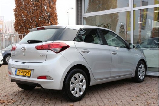 Hyundai i20 - 1.0 T-GDI Blue 100PK Comfort + navigatie RIJKLAAR - 1