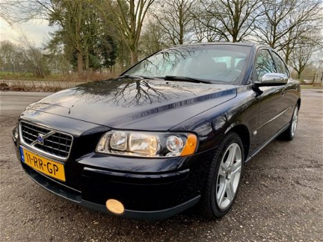 Volvo S60 - 2.4 Kinetic Sport, Clima, Trekhaak, Leder, NAP, NL-Auto, ZGOH - 1