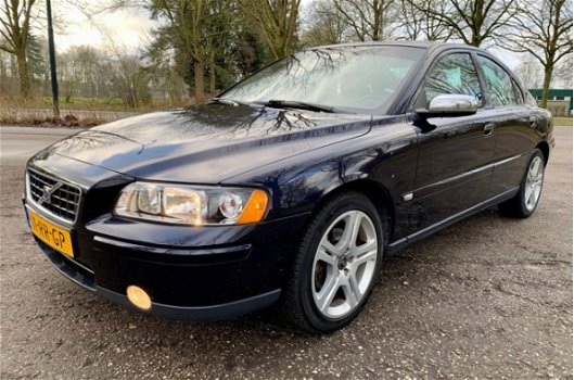 Volvo S60 - 2.4 Kinetic Sport, Clima, Trekhaak, Leder, NAP, NL-Auto, ZGOH - 1