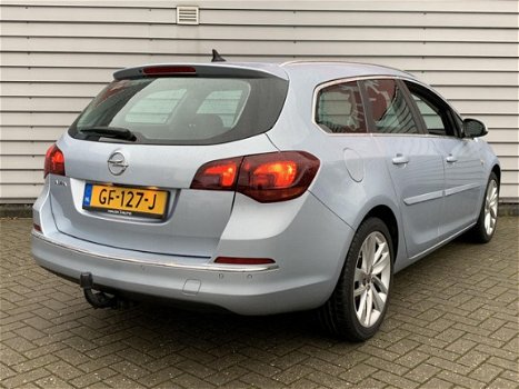 Opel Astra - 1.4 Turbo Start/Stop 120pk Business+ 18 Inch velgen Navi 950 - 1