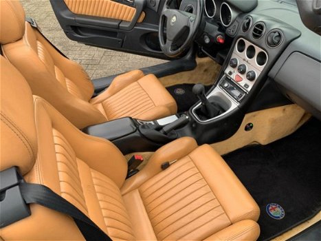 Alfa Romeo Spider - 1.8-16V T.Spark APK 18-7-2020 Leer airco Cabrio - 1