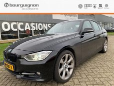 BMW 3-serie - 328i Sport High Executive Automaat , Trekhaak, Harman/Kardon, Navi Pro, Leder, 18"