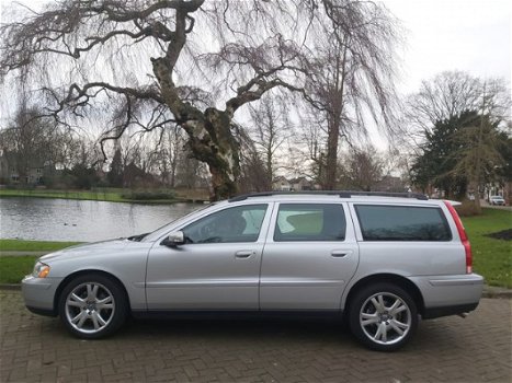 Volvo V70 - 2.4 D5 Edition II Sport Geartronic Xenon Schuifkantel dak RTI - 1