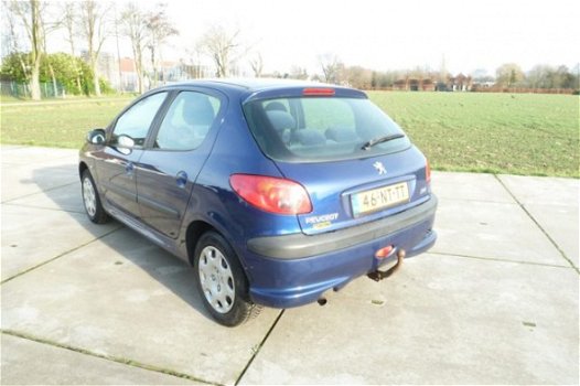 Peugeot 206 - XT 1.4-16V - 1