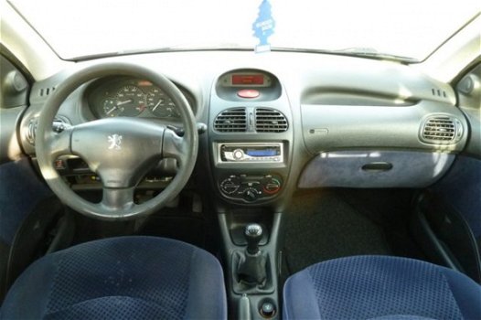 Peugeot 206 - XT 1.4-16V - 1