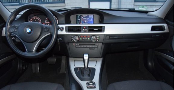 BMW 3-serie - 318i High Executive [NAVIGATIE, CRUISE CONTROL, TELEFOON, XENON, CLIMATE CONTROL, NIEU - 1