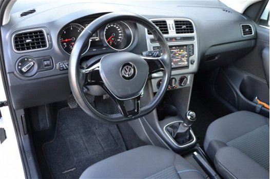 Volkswagen Polo - 1.4 TDI navigatie airco bluetooth 2015 BlueMotion - 1