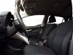 Toyota Auris - 1.8 Full Hybrid Aspiration NAVI-CLIMA-CRUISE-BOVAG - 1 - Thumbnail