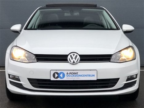 Volkswagen Golf - 1.2 TSI 105PK Highline Automaat | Panoramadak | Navigatie | Climate Control | DSG - 1