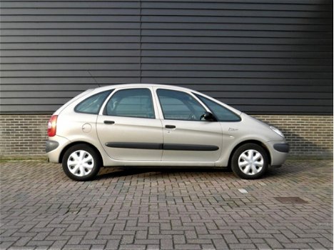 Citroën Xsara Picasso - 2.0i-16V Différence Automaat APK 7-2020 Trekhaak - 1