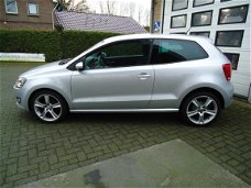 Volkswagen Polo - 1.4-16V Highline