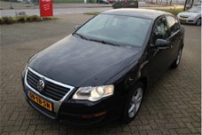 Volkswagen Passat - 1.6 Trendline | Airco | Trekhaak | PDC |