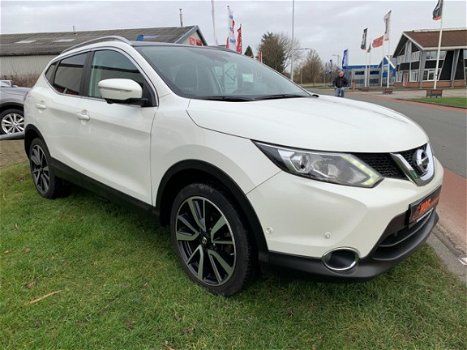 Nissan Qashqai - 1.2 Tekna XENON / NAVI / STOELVERW./ 19'' LMV / TREKHAAK - 1