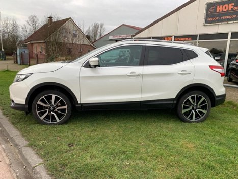 Nissan Qashqai - 1.2 Tekna XENON / NAVI / STOELVERW./ 19'' LMV / TREKHAAK - 1