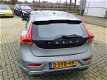 Volvo V40 - 1.6 D2 Summum Prachtige en goed onderhouden V40 D2 Summum met NAP - 1 - Thumbnail