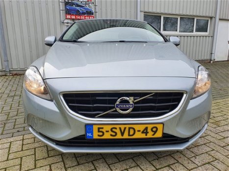 Volvo V40 - 1.6 D2 Summum Prachtige en goed onderhouden V40 D2 Summum met NAP - 1