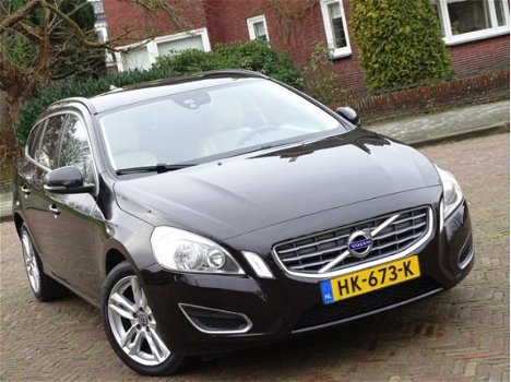 Volvo V60 - 1.6 114PK+ DRIVe Momentum 2011 / leder + navigatie - 1