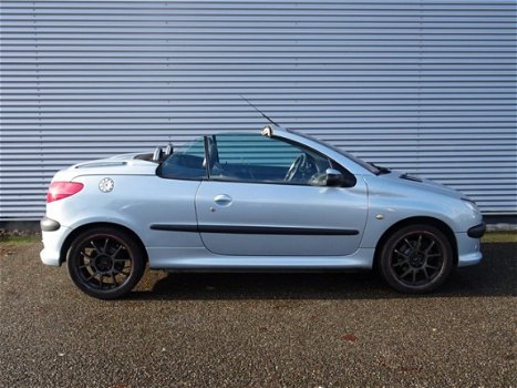 Peugeot 206 CC - 2.0-16V / Nieuwe APK / Airco / elek ramen / INRUIL KOOPJE / - 1