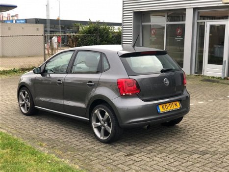 Volkswagen Polo - 1.6 TDI Highline NAVI / CLIMATE / 5-DEURS / LM VELGEN / - 1