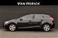 Volvo V40 - 1.6 D2 Summum Navi / Clima / Cruise - 1 - Thumbnail