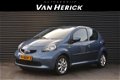 Toyota Aygo - 1.0-12V 5 deurs / Airco / LM Velgen / Nette staat - 1 - Thumbnail