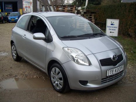 Toyota Yaris - 1.3 VVTi Sol MMT - 1