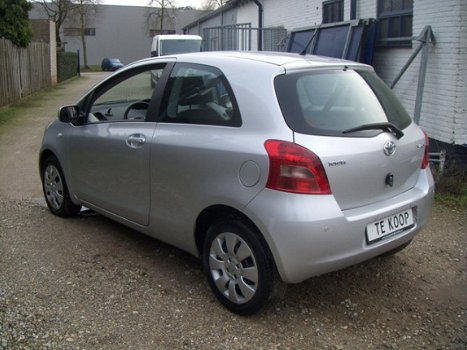 Toyota Yaris - 1.3 VVTi Sol MMT - 1