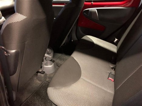 Toyota Aygo - 1.0-12V Access KEURIGE AUTO INRUIL MOGELIJK 5 deur's airco stuurbekrachtiging - 1