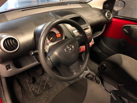 Toyota Aygo - 1.0-12V Access KEURIGE AUTO INRUIL MOGELIJK 5 deur's airco stuurbekrachtiging - 1