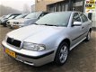 Skoda Octavia - 1.6 Ambiente - 1 - Thumbnail