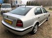 Skoda Octavia - 1.6 Ambiente - 1 - Thumbnail