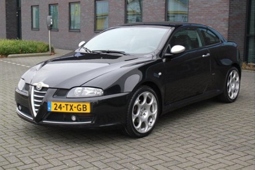 Alfa Romeo GT - 2.0 JTS Distinctive - 1