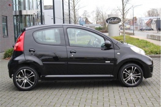 Peugeot 107 - 1.0-12V Millesim 200 - 1