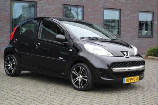 Peugeot 107 - 1.0-12V Millesim 200 - 1