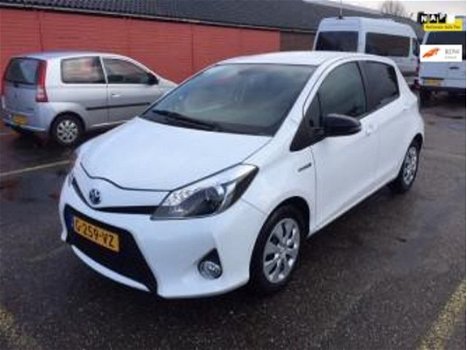 Toyota Yaris - 1.5 Full Hybrid Aspiration Navi/Camere/Leed/Exnon/NAP/Garantie - 1