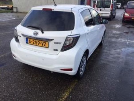 Toyota Yaris - 1.5 Full Hybrid Aspiration Navi/Camere/Leed/Exnon/NAP/Garantie - 1