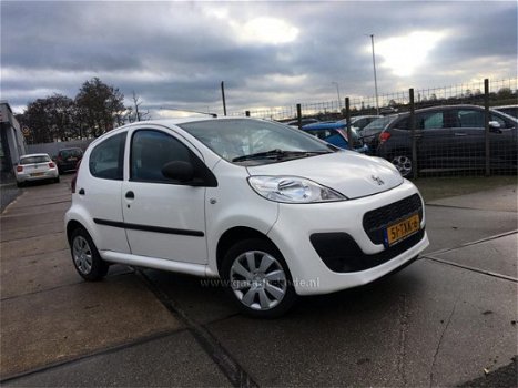 Peugeot 107 - 1.0 Access Accent airco | radio/cd - 1