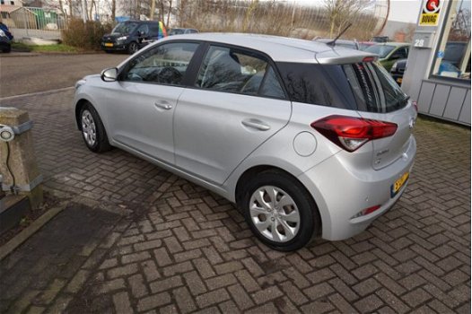 Hyundai i20 - 1.2 HP i-Motion Comfort , led, cruise, airco, 112dkm. RIJKLAARPRIJS incl nw apk/beurt - 1