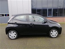 Toyota Aygo - 1.0 VVT-i x-play 2016 - 1e EIGENAAR AIRCO CRUISE BOEKJES NAP