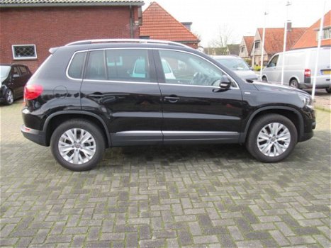 Volkswagen Tiguan - 1.4 TSI SportenStyle - 1