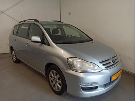 Toyota Avensis Verso - 2.0i Linea Sol 6p - 1